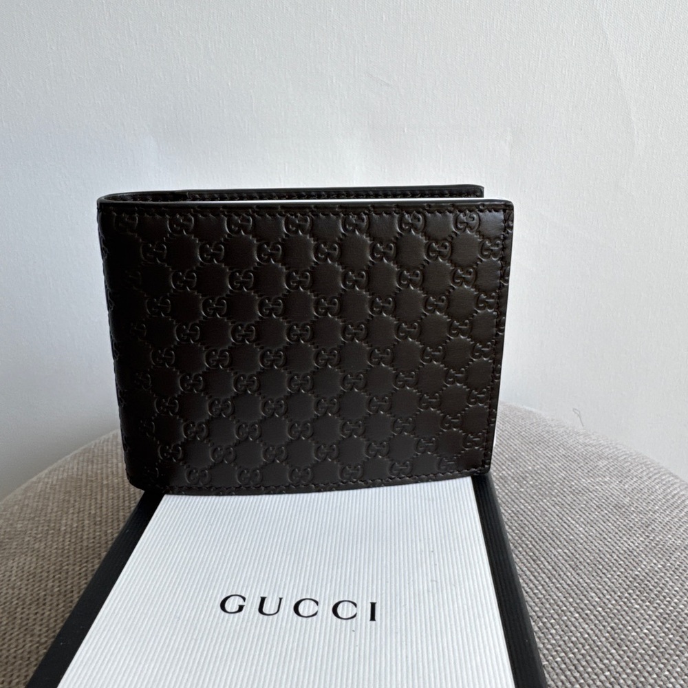 Gucci Brown Card Holder Luxurious Leather Accessory